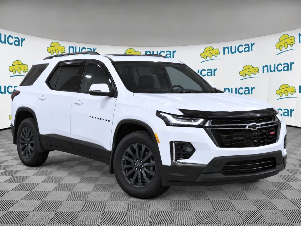 Used 2023 Chevrolet Traverse RS w/ LPO, Floor Liner Package AWD/4WD image 1
