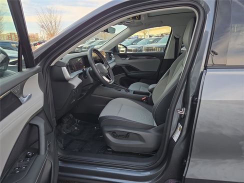 New 2026 Volkswagen Tiguan SE image 13