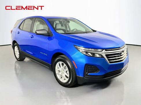 Used 2024 Chevrolet Equinox LS w/ LS Convenience Package FWD image 4