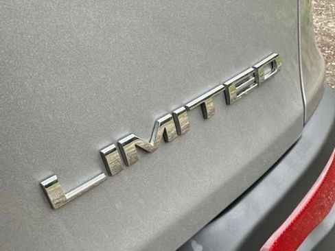 Used 2014 Jeep Cherokee Limited w/ Technology Group FWD image 29