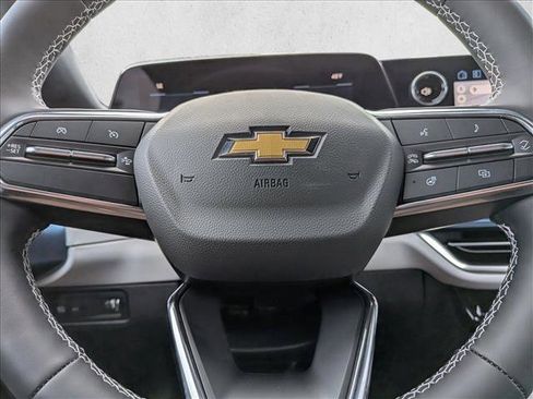 New 2026 Chevrolet Equinox EV LT image 14