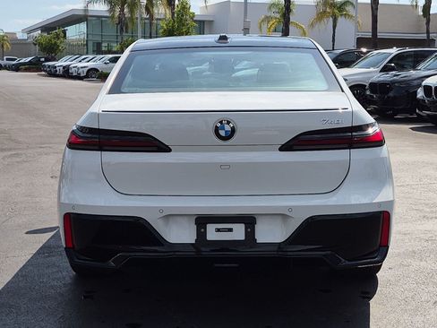 Used 2023 BMW 740i RWD image 9
