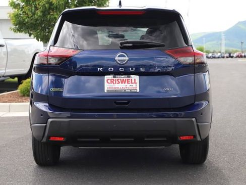 Used 2025 Nissan Rogue SV AWD/4WD image 5
