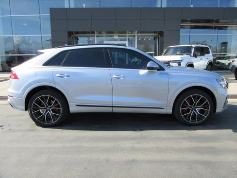 Used 2021 Audi Q8 Premium Plus image 12