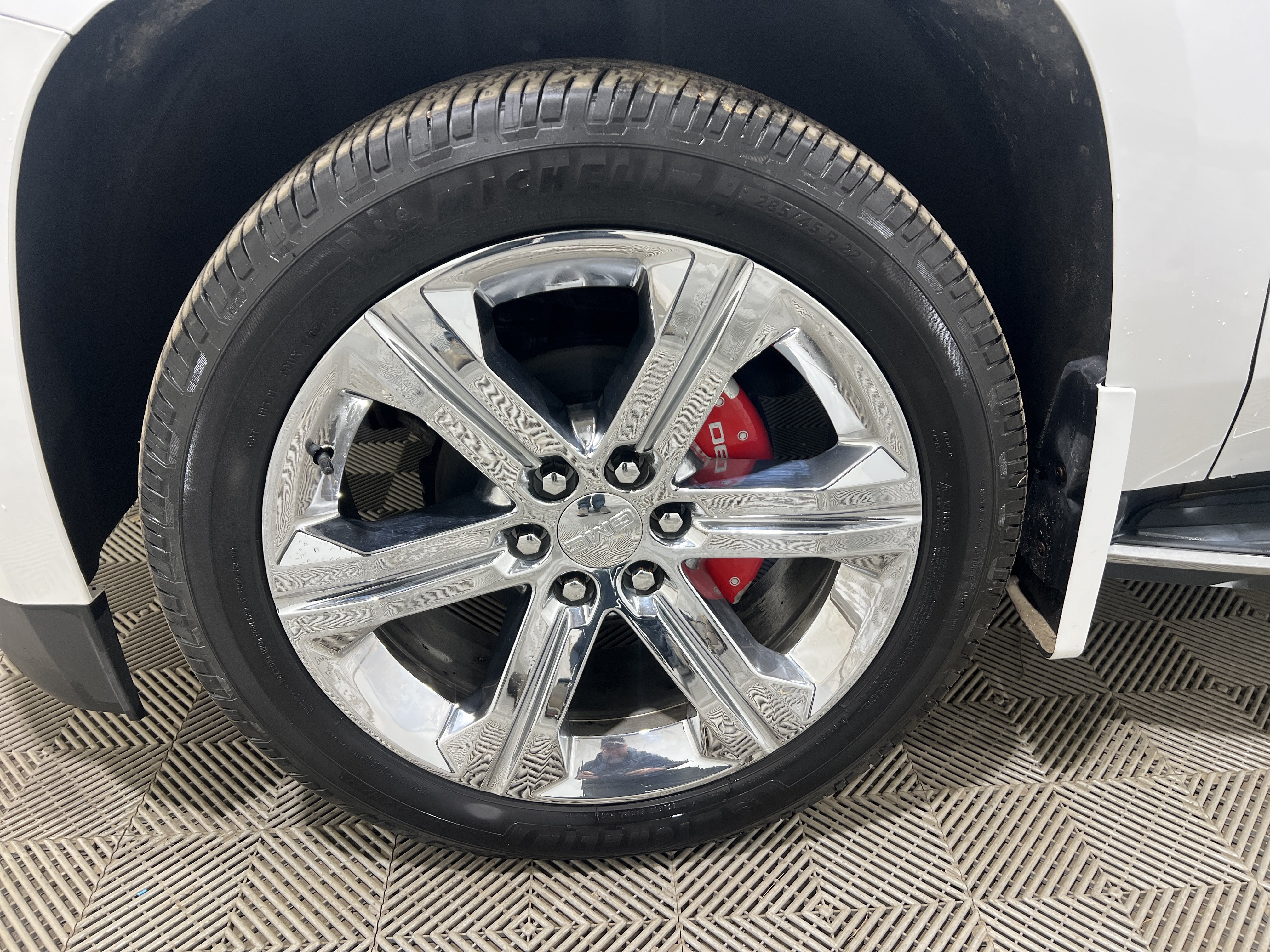 Used 2017 GMC Yukon Denali AWD/4WD image 5