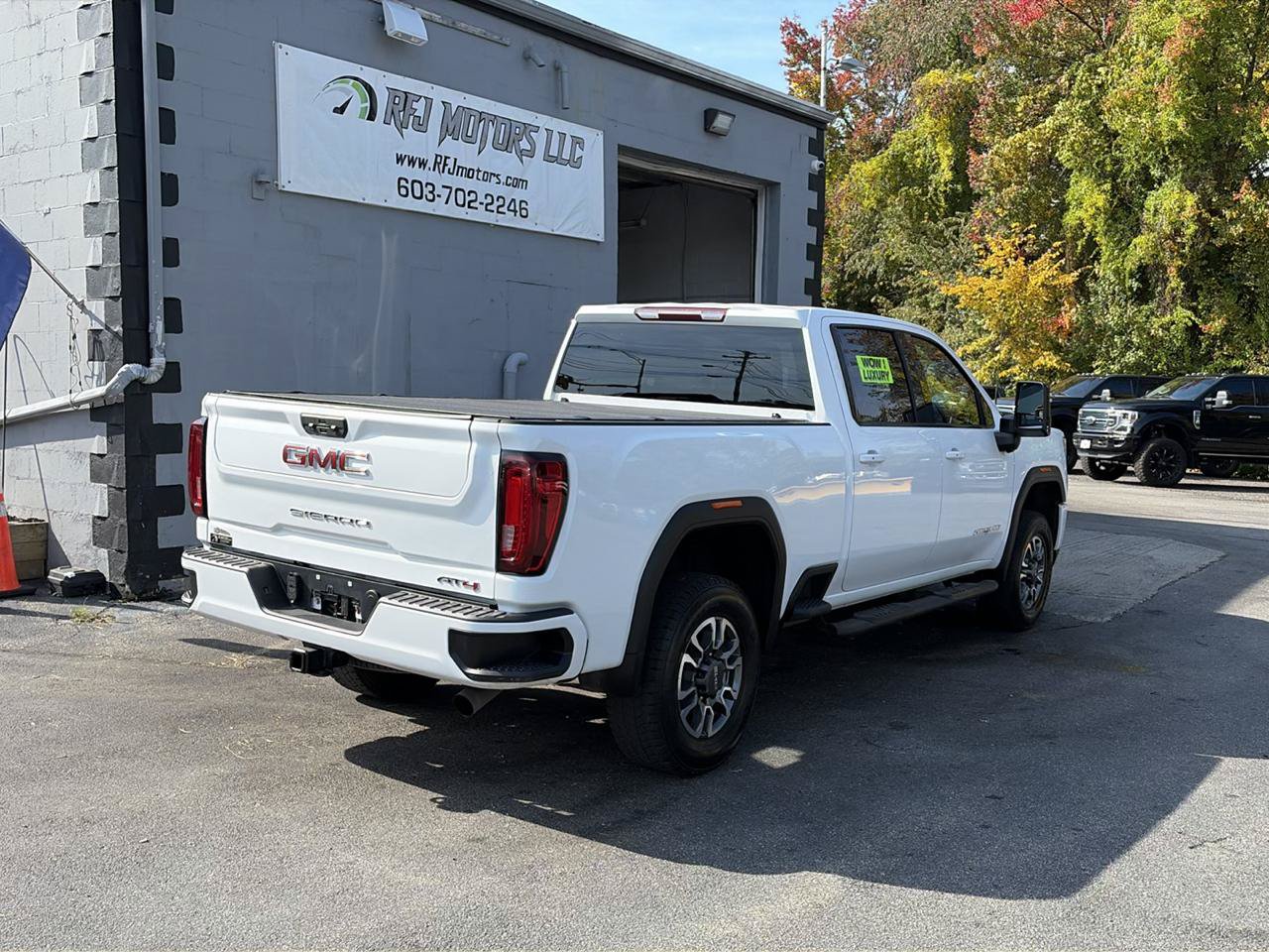 Used 2023 GMC Sierra 3500 AT4 AWD/4WD image 7