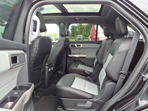 Certified 2023 Ford Explorer XLT w/ Equipment Group 202A AWD/4WD image 11