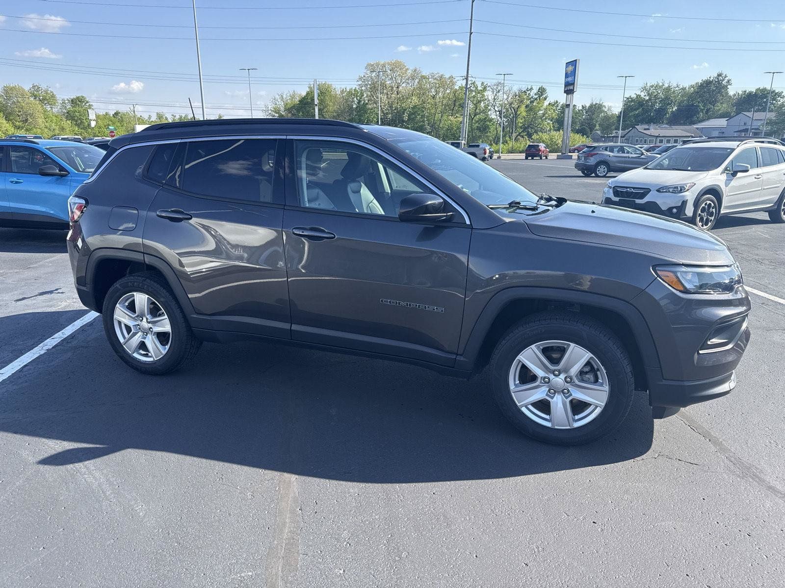 Used 2022 Jeep Compass Latitude AWD/4WD image 2