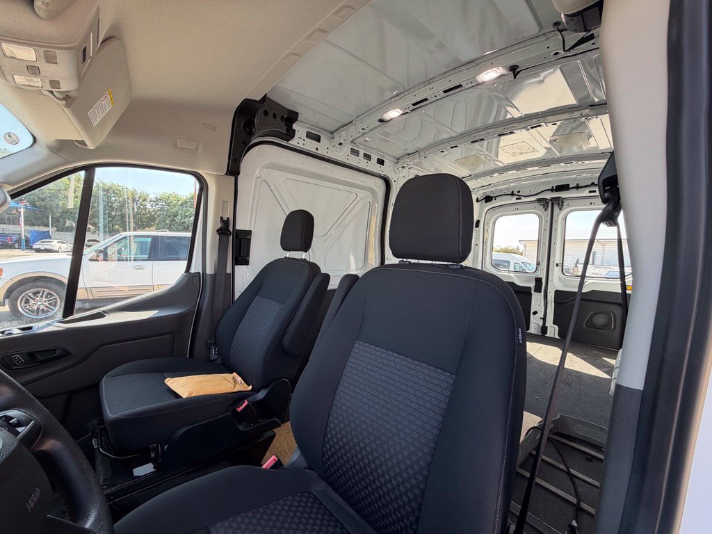 Used 2023 Ford E-Transit Medium Roof RWD image 7