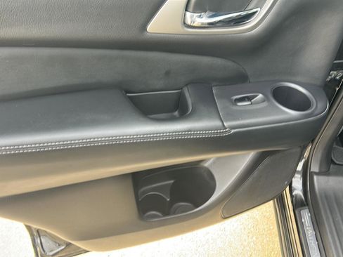 Used 2014 Nissan Pathfinder SL w/ SL Tech Package image 27