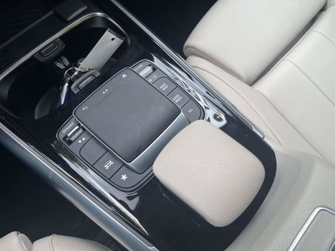 Used 2022 Mercedes-Benz GLA 250 4MATIC image 29