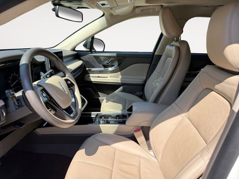 Used 2022 Lincoln Corsair AWD w/ Premium Package image 9
