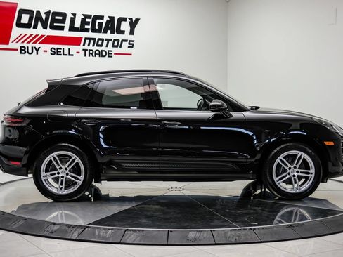 Used 2024 Porsche Macan AWD/4WD image 5