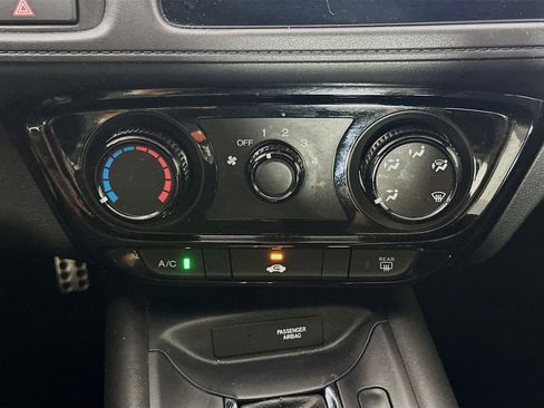 Used 2020 Honda HR-V Sport image 22