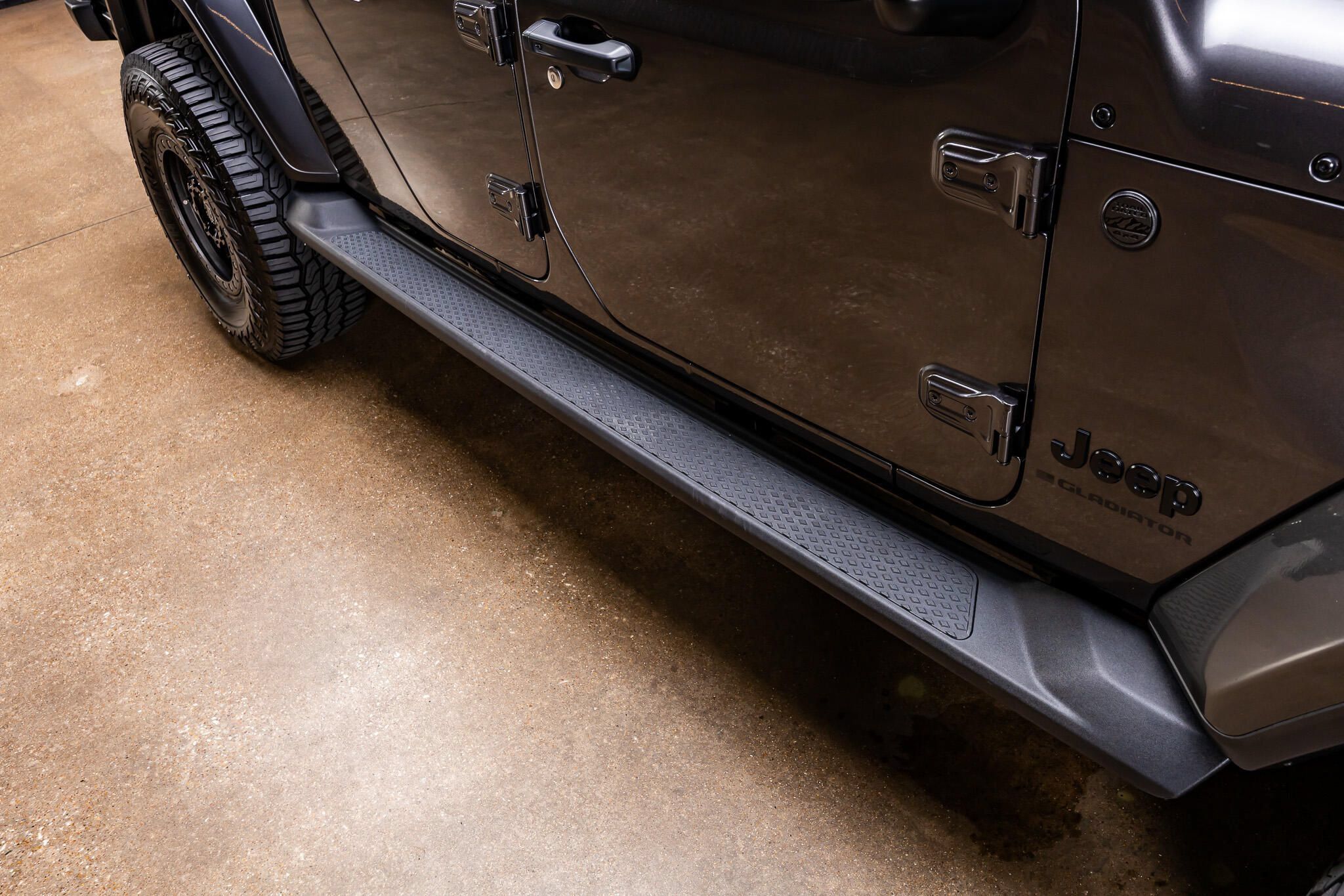 Used 2025 Jeep Gladiator Sport AWD/4WD image 12