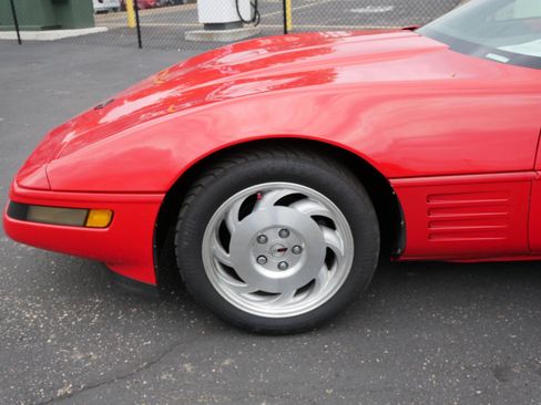 Used 1994 Chevrolet Corvette Convertible RWD image 7