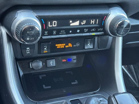 Certified 2021 Toyota RAV4 XLE w/ Convenience Package AWD/4WD image 20