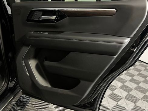 Used 2025 Chevrolet Tahoe Z71 image 30