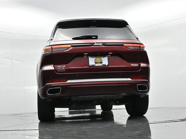 Used 2025 Jeep Grand Cherokee Summit AWD/4WD image 23