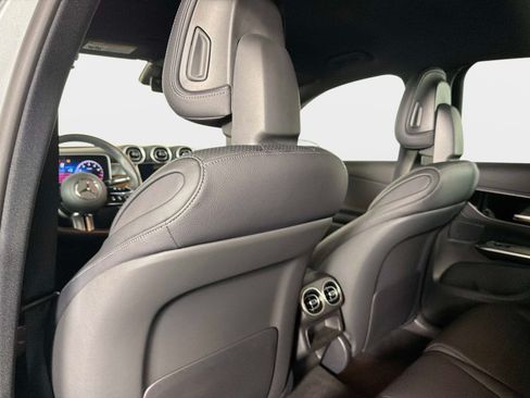 Used 2025 Mercedes-Benz GLC 300 4MATIC w/ AMG Line image 34