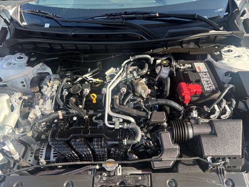 Used 2025 Nissan Altima 2.5 SV FWD image 31