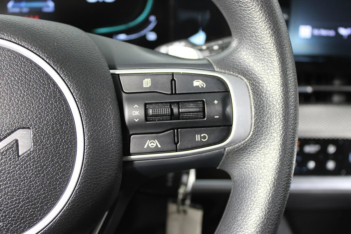 Used 2023 Kia Sportage LX AWD/4WD image 12