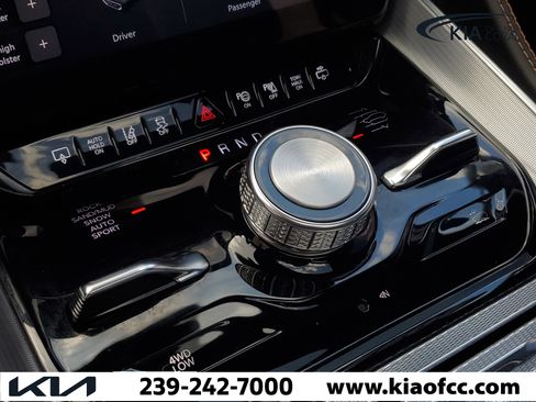 Used 2022 Jeep Grand Wagoneer Series III w/ HD Trailer Tow Package AWD/4WD image 31