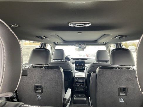 New 2025 Jeep Grand Cherokee L Limited image 12