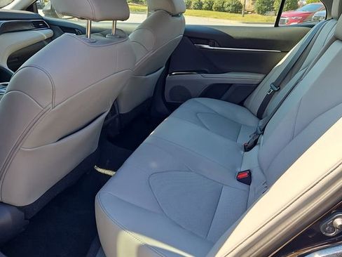 Used 2021 Toyota Camry XLE FWD image 12
