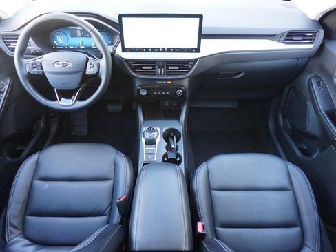 Used 2025 Ford Escape Platinum AWD/4WD image 31