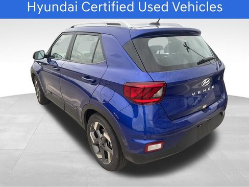 Certified 2025 Hyundai Venue SEL FWD image 4