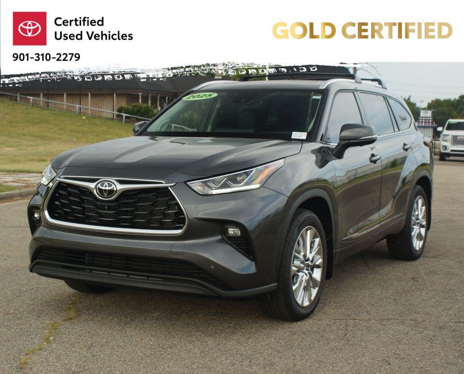 Used 2025 Toyota Highlander Limited AWD/4WD image 24