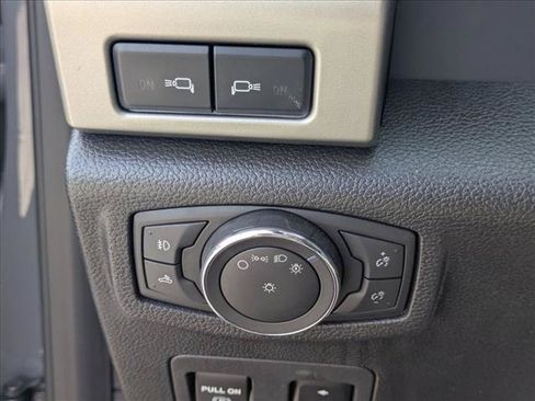 Used 2018 Ford F150 Lariat w/ Equipment Group 502A Luxury AWD/4WD image 12