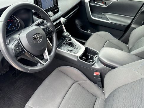 Used 2022 Toyota RAV4 SE AWD/4WD image 4