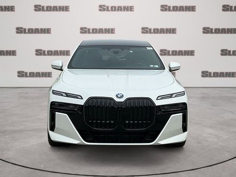 New 2026 BMW 750e xDrive image 8