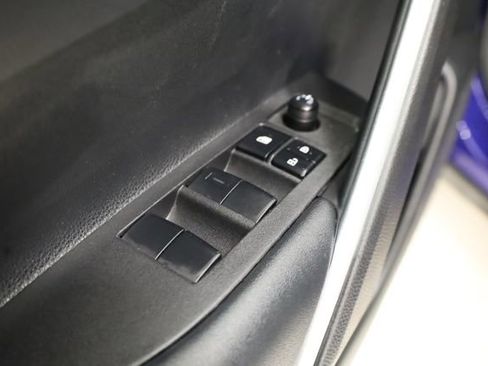 Used 2024 Toyota Corolla Cross SE image 17