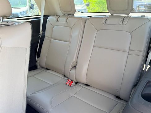 Used 2023 Lincoln Aviator 2WD w/ Elements Package image 14