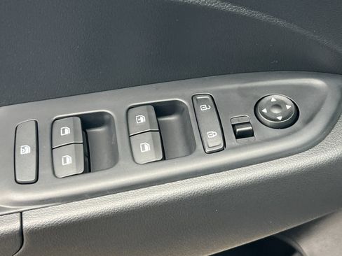 New 2026 Hyundai Venue SE image 13