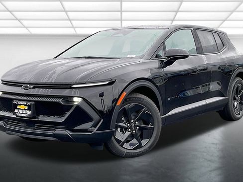 New 2026 Chevrolet Equinox EV LT w/ Comfort Package image 2