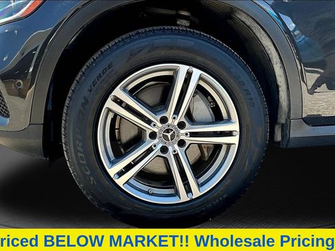 Used 2021 Mercedes-Benz GLC 300 w/ Premium Package image 36