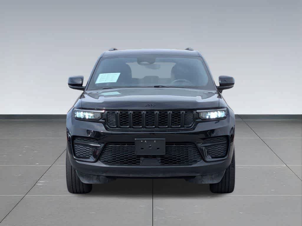 Used 2023 Jeep Grand Cherokee Altitude AWD/4WD image 9