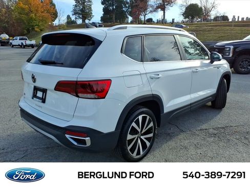 Used 2024 Volkswagen Taos SE image 5