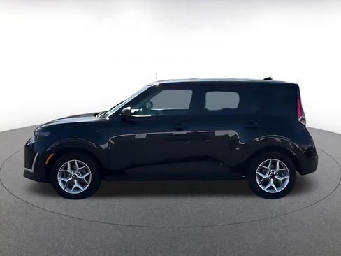 Used 2025 Kia Soul LX w/ LX Technology Package FWD image 8