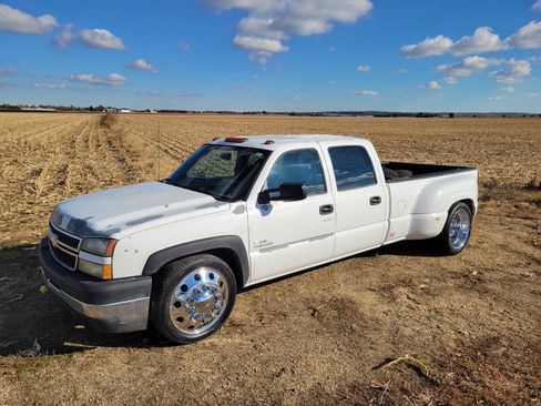 Used 2007 Chevrolet Silverado 3500 2WD Crew Cab w/ Heavy-Duty Power Package image 23