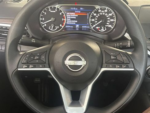 Used 2025 Nissan Altima 2.5 SV FWD image 25