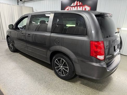 Used 2016 Dodge Grand Caravan SE FWD image 6