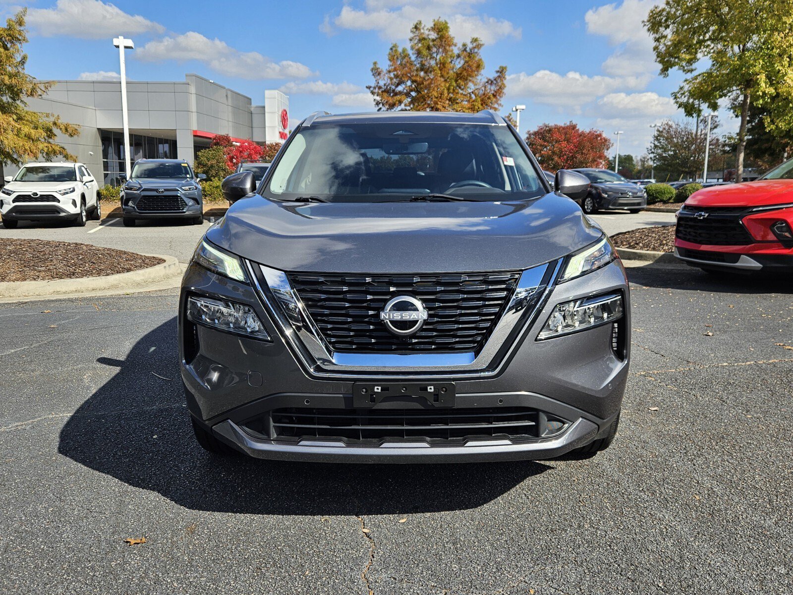 Used 2023 Nissan Rogue SL w/ SL Premium Package FWD image 2