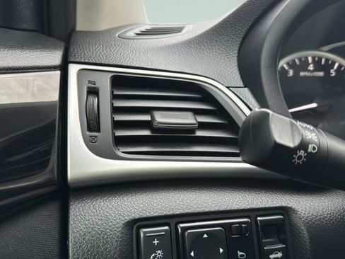 Used 2019 Nissan Sentra SV FWD image 21