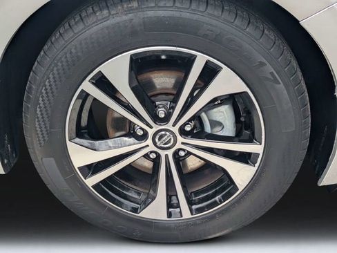 Used 2023 Nissan Sentra SV FWD image 11