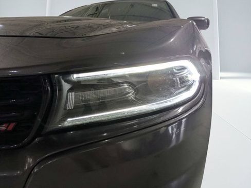 Used 2019 Dodge Charger SXT RWD image 7
